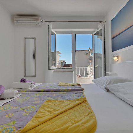Apartments Zorica Tucepi Bagian luar foto