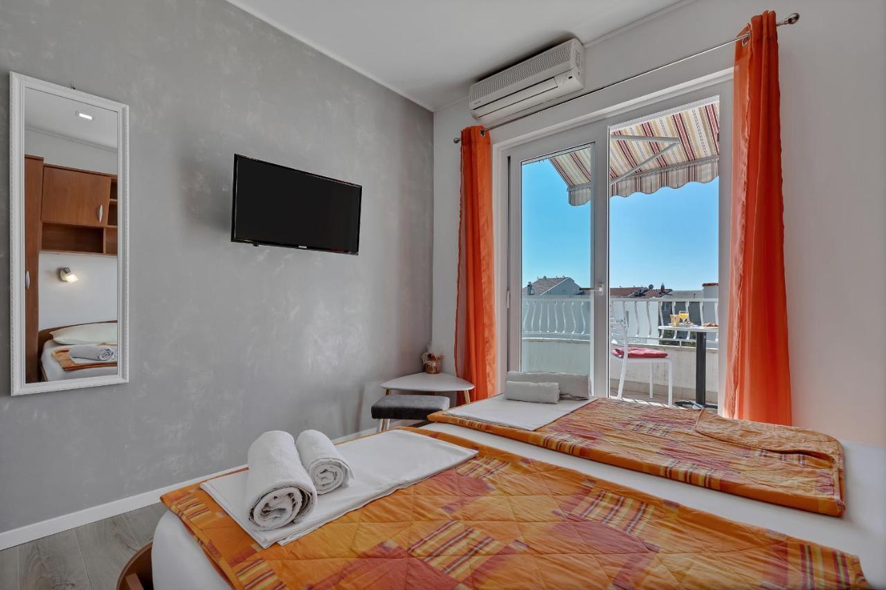 Apartments Zorica Tucepi Bagian luar foto