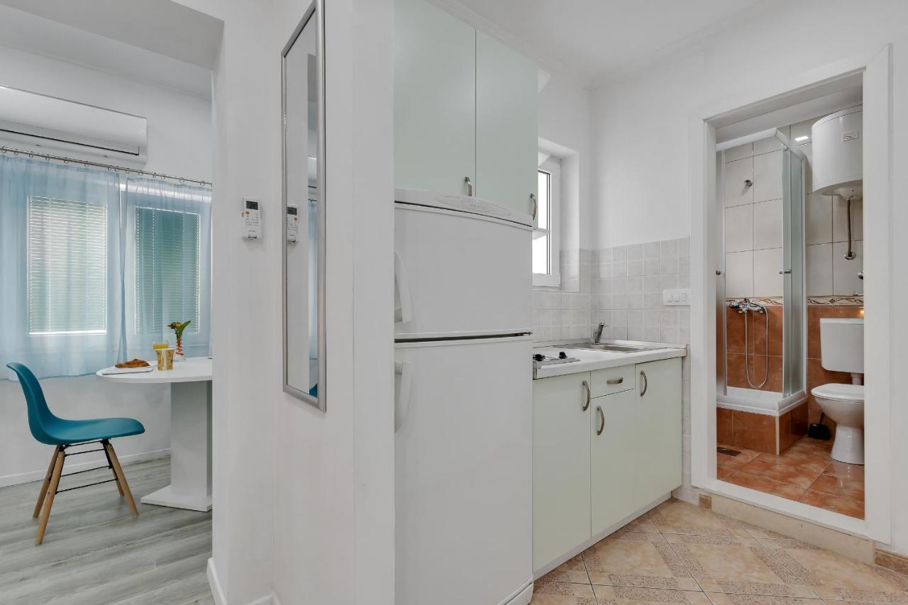 Apartments Zorica Tucepi Bagian luar foto