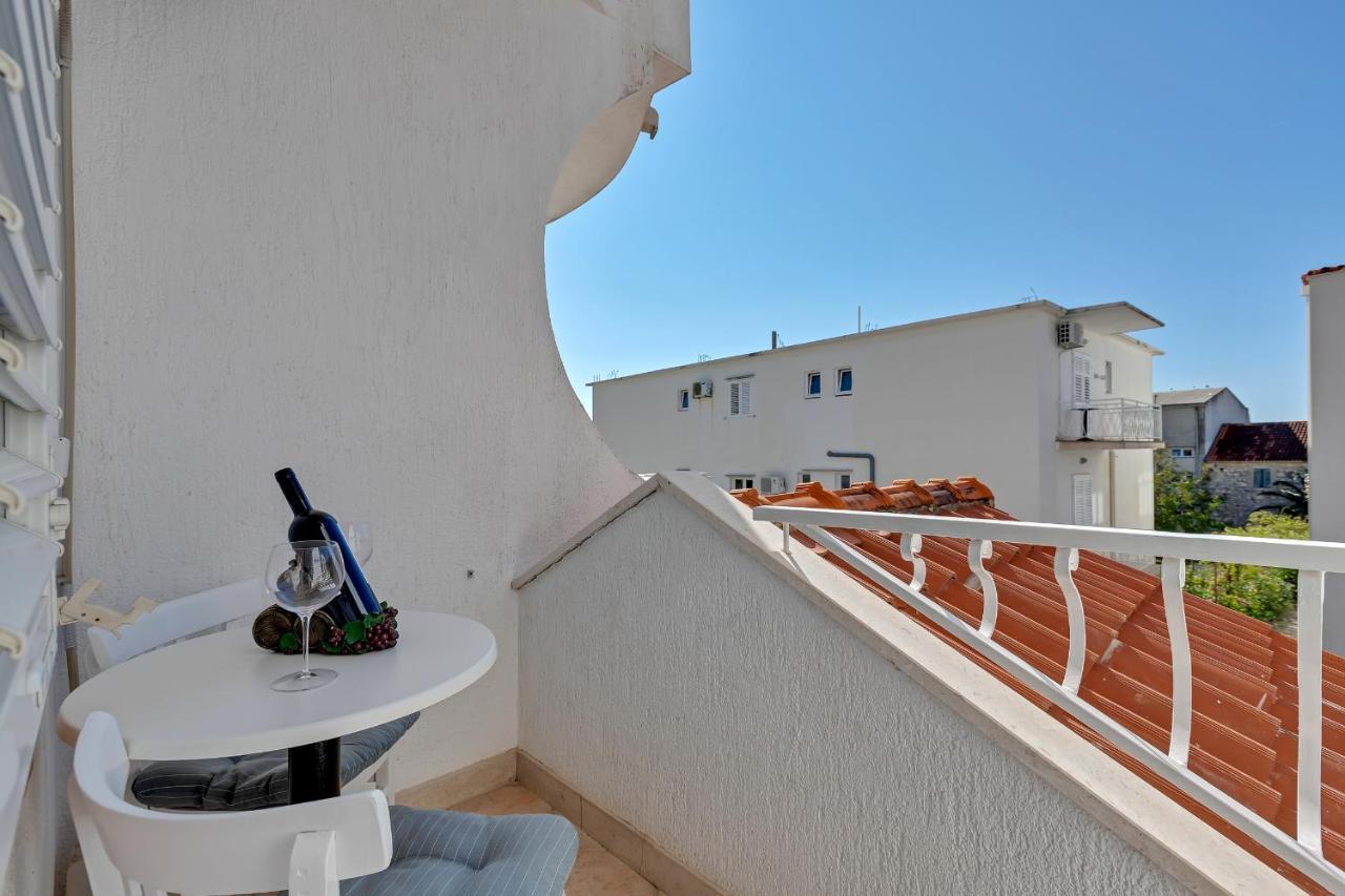 Apartments Zorica Tucepi Bagian luar foto