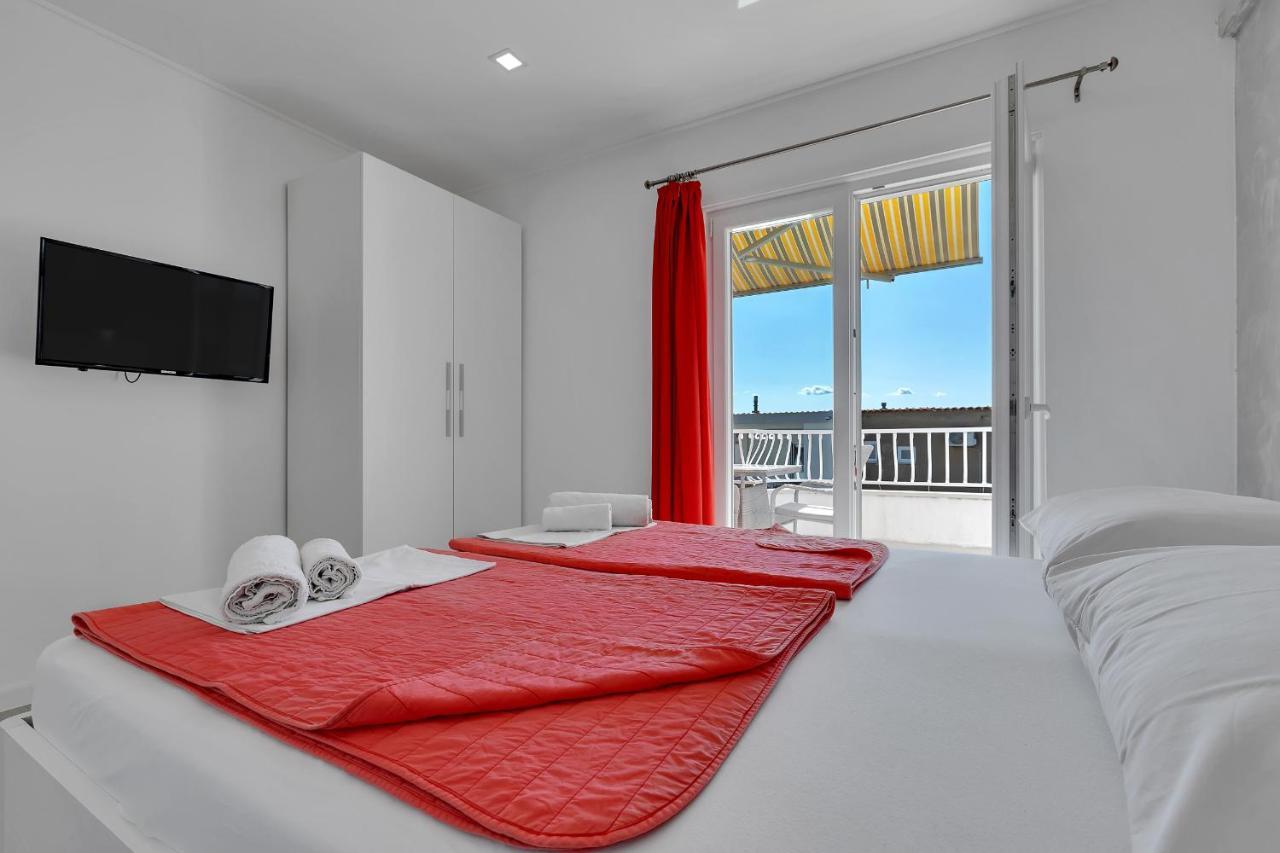 Apartments Zorica Tucepi Bagian luar foto