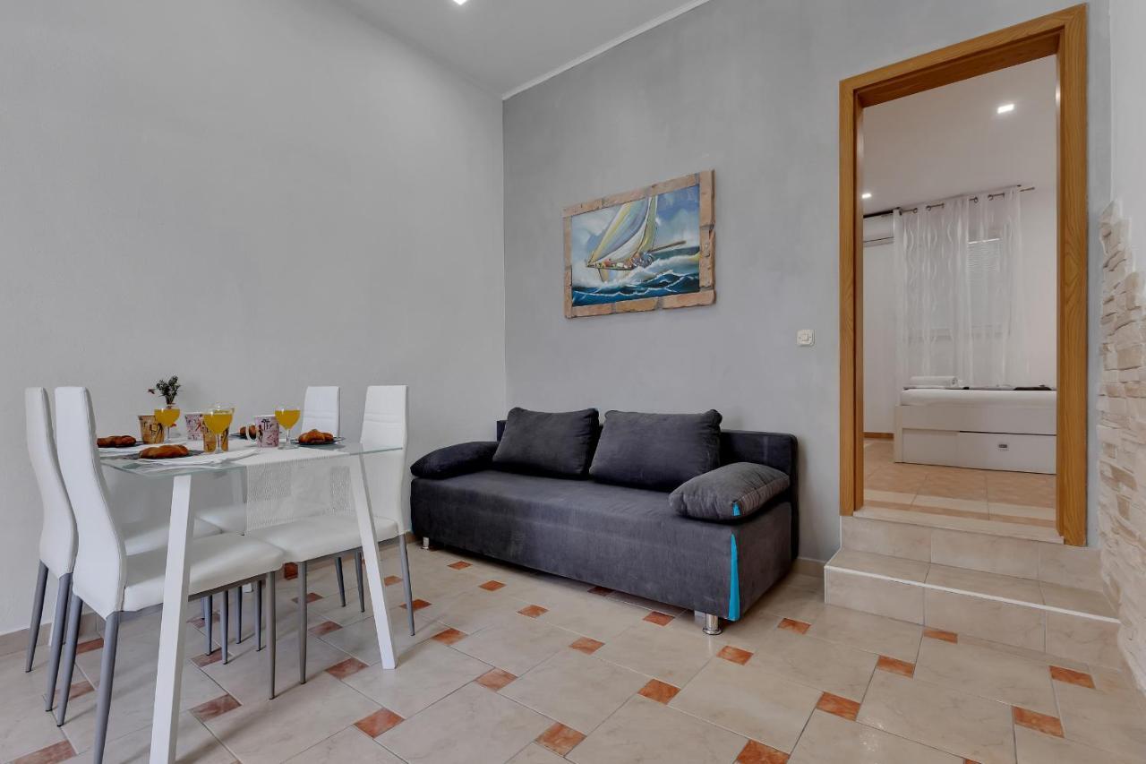 Apartments Zorica Tucepi Bagian luar foto