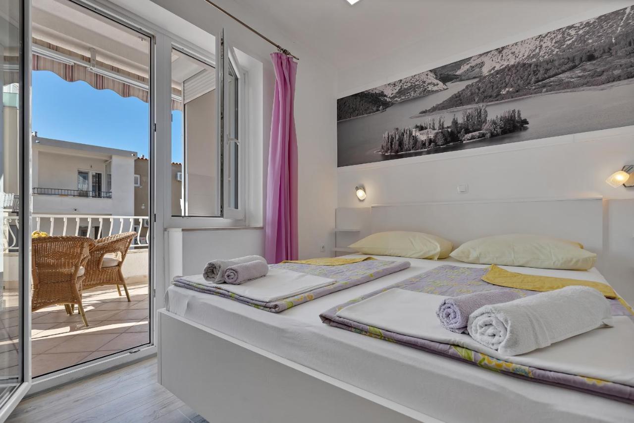 Apartments Zorica Tucepi Bagian luar foto