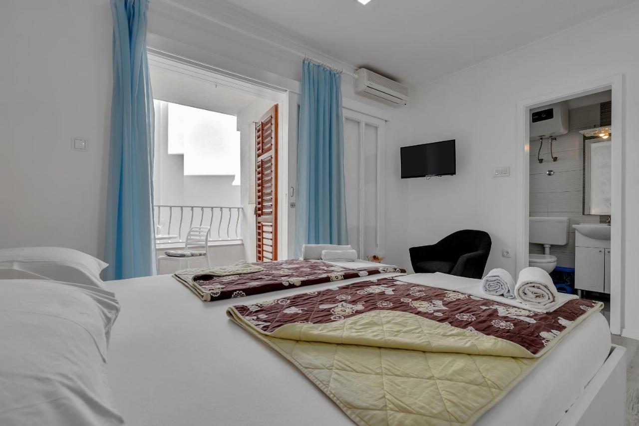 Apartments Zorica Tucepi Bagian luar foto