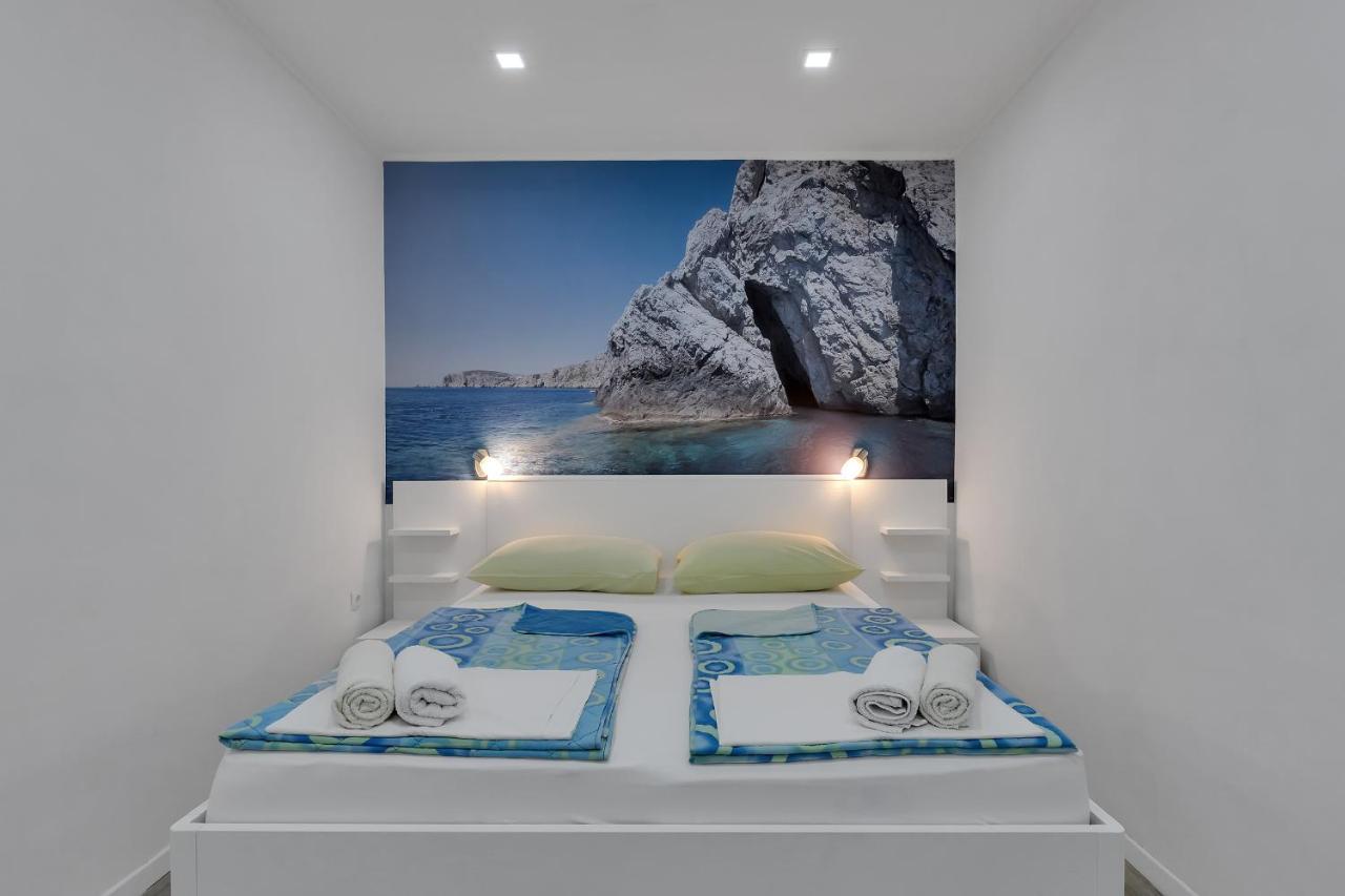 Apartments Zorica Tucepi Bagian luar foto