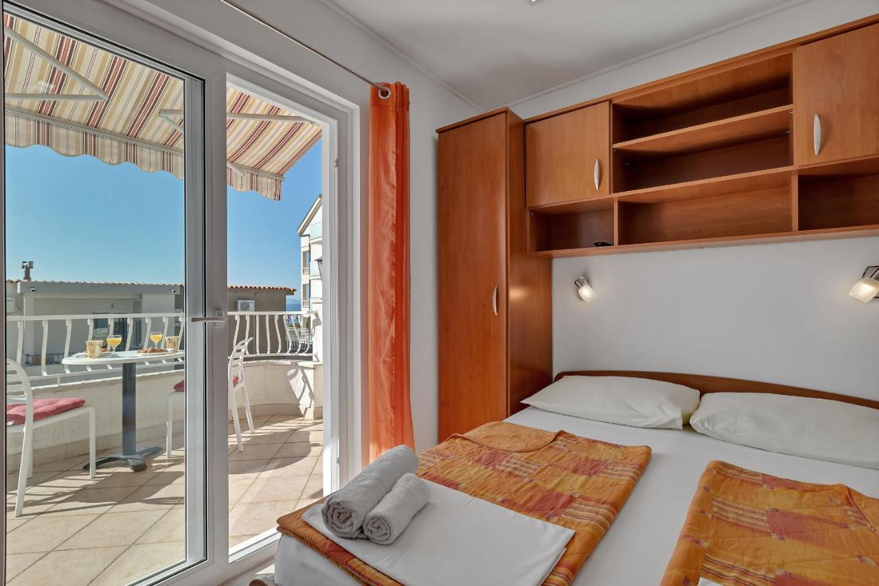 Apartments Zorica Tucepi Bagian luar foto
