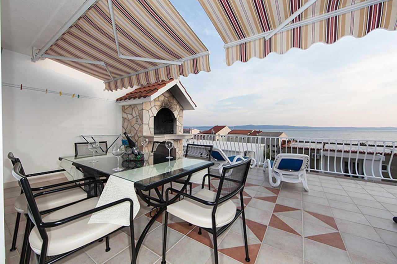 Apartments Zorica Tucepi Bagian luar foto