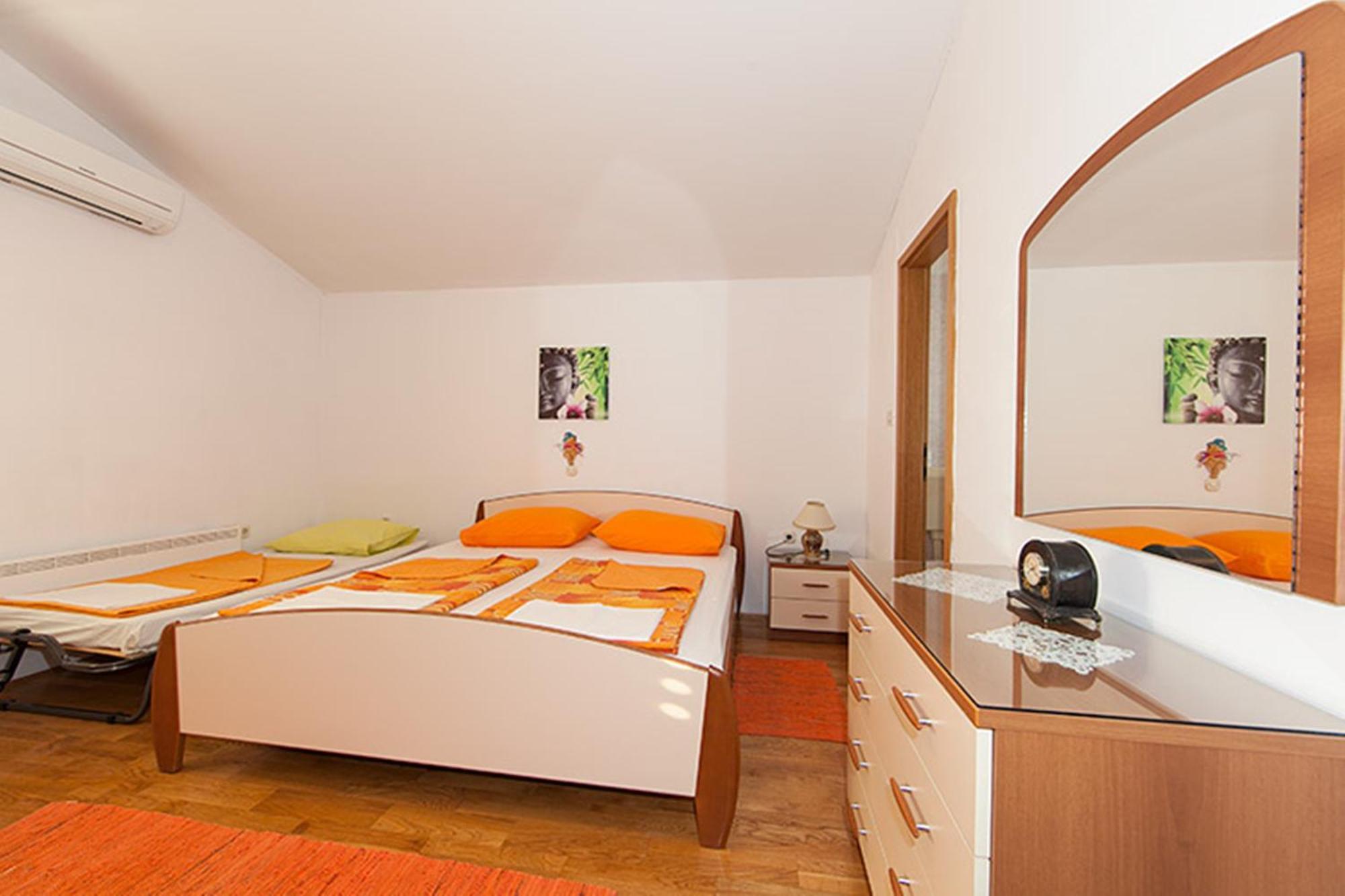 Apartments Zorica Tucepi Ruang foto